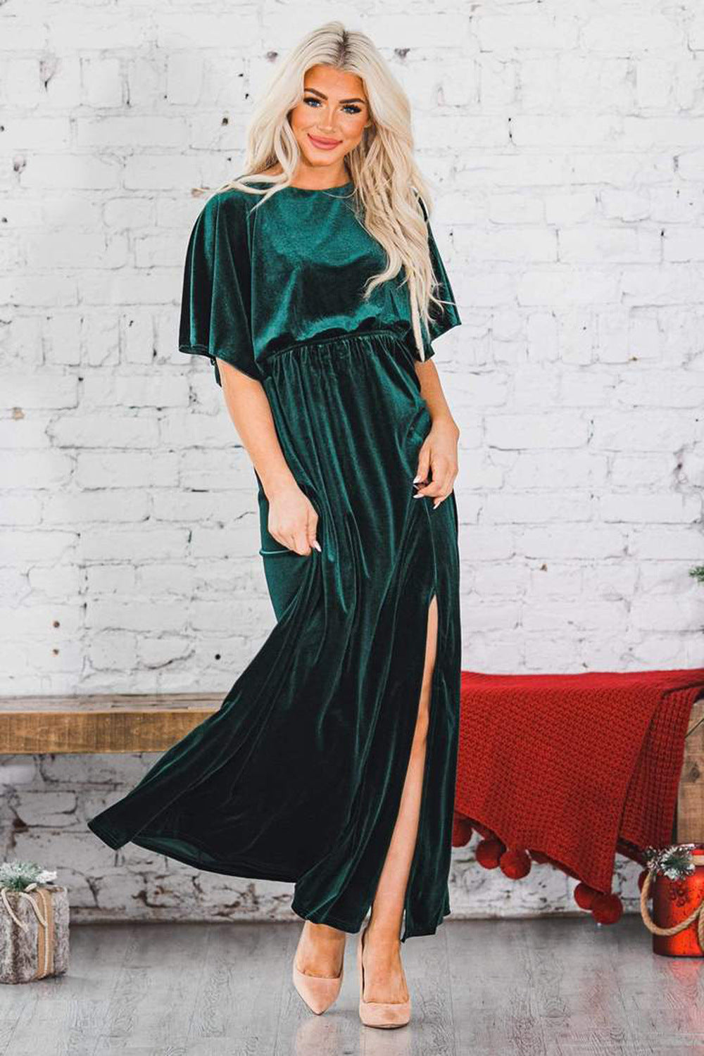 Vestido elegante de verano de terciopelo dorado con cuello redondo y abertura alta para mujer