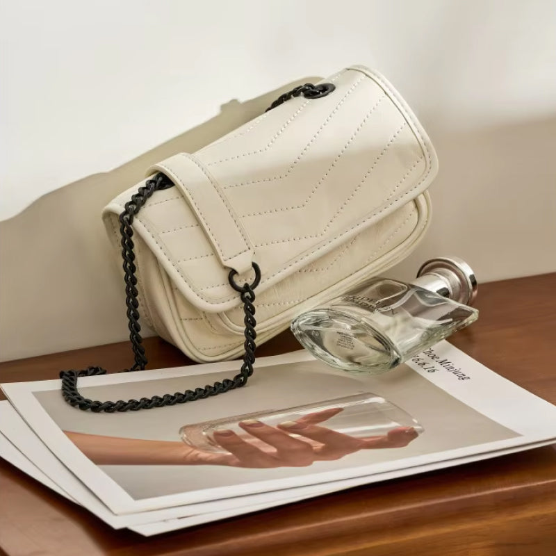 Kleine quadratische Umhängetasche aus echtem Leder