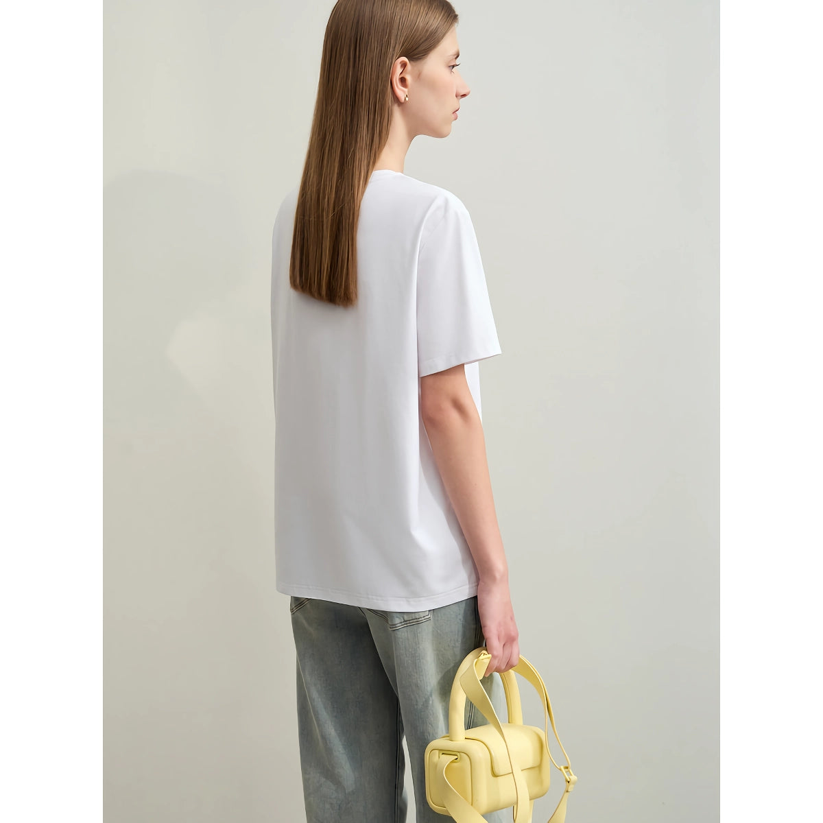 Minimalistisches kurzärmliges besticktes Baumwoll-T-Shirt für Damen