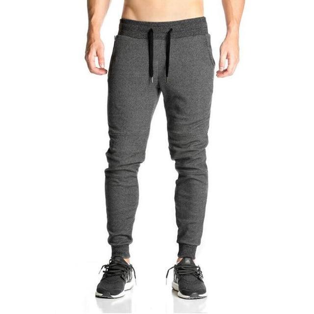 BEQUEME SPORTHOSE