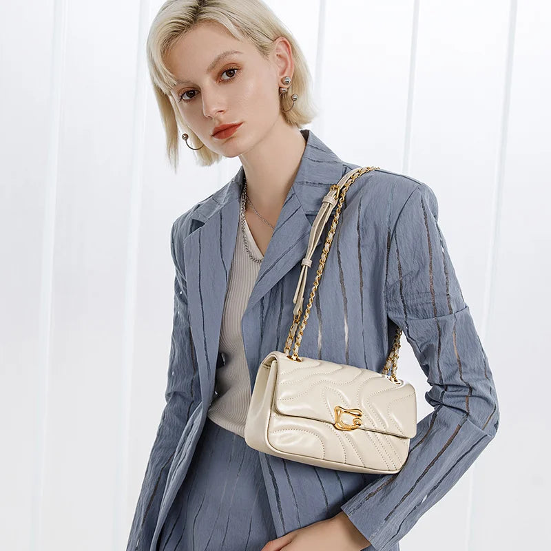 Mini-Umhängetasche aus echtem Leder mit Kette