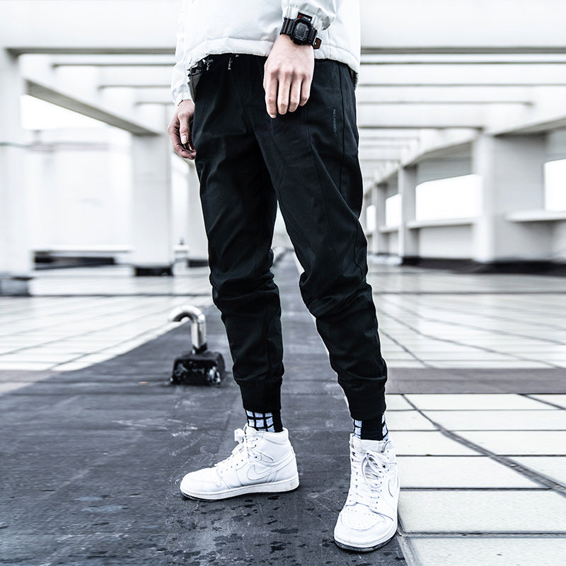 Einfache Fesselhose für Herren im Sport- und Freizeitbereich