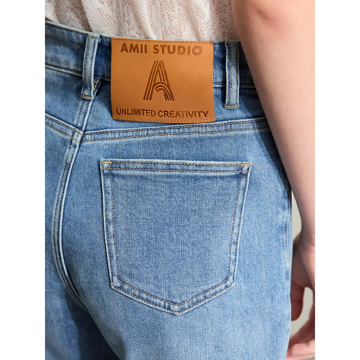 Pantalones vaqueros rectos retro minimalistas para mujer