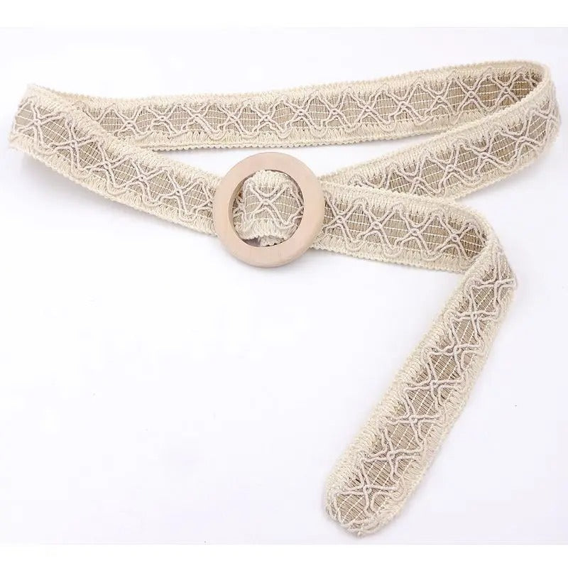 Cinturón de encaje de crochet estilo bohemio con hebilla de madera
