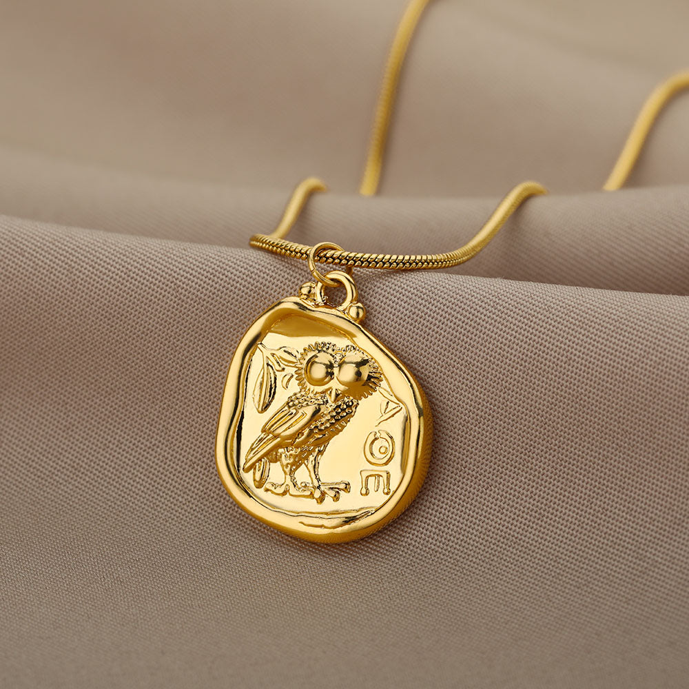 Collar con colgante de búho dorado para mujer