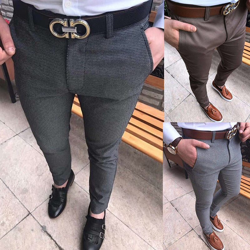 Lässige Herrenhose mit reiner Farbpassform