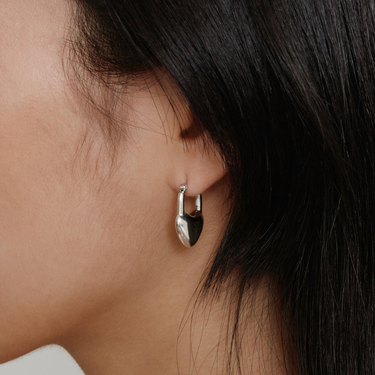 Pendientes colgantes de corazón de amor de acero inoxidable bañados en oro de 18 quilates