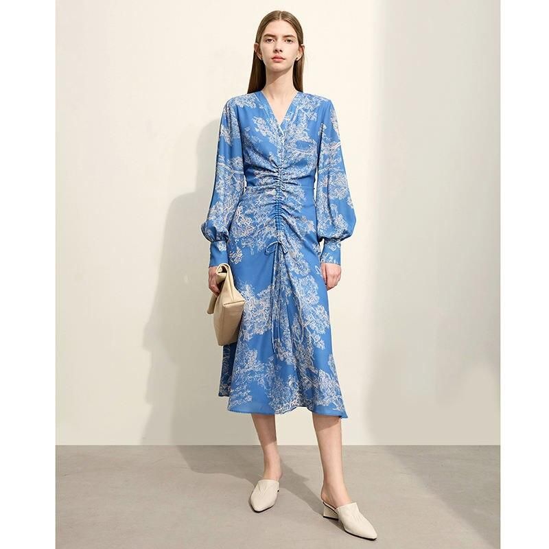 Chiffon-Feenkleid mit V-Ausschnitt und chinesischem Aufdruck