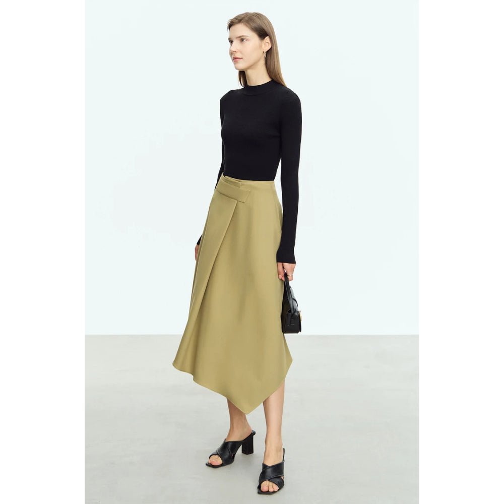 Minimalistischer asymmetrischer A-Linien-Midirock