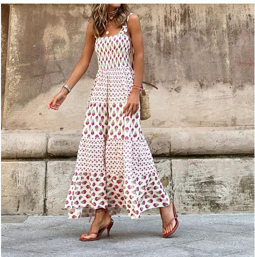 Vestido de mujer de largo medio con estampado bohemio y tirantes