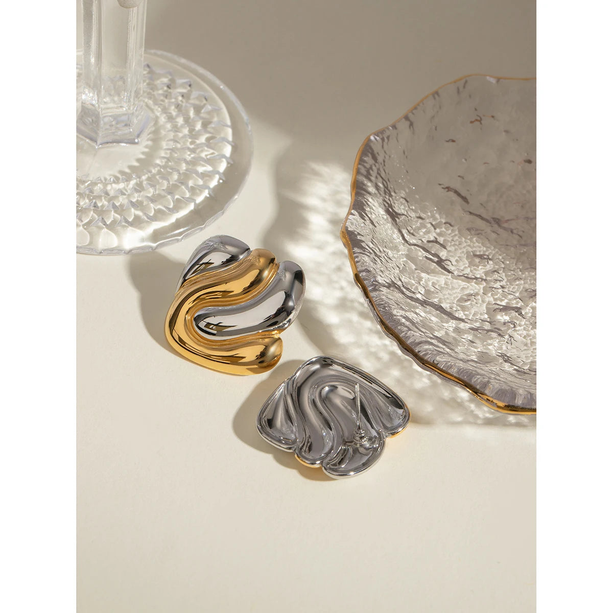 Pendientes de acero inoxidable chapado en oro de 18 quilates con forma geométrica irregular