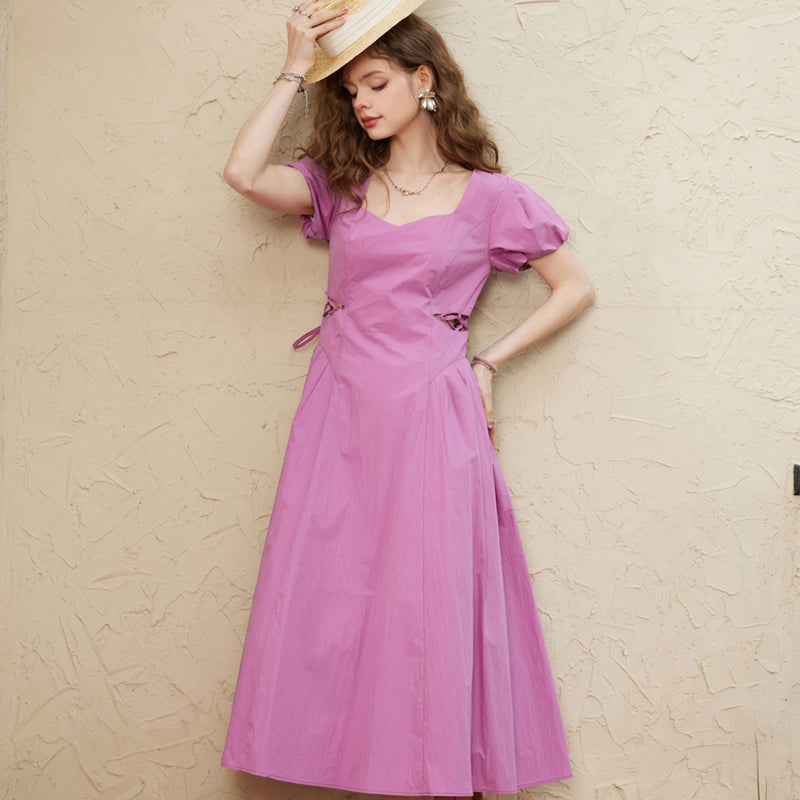 Minivestido evasé elegante de verano con cuello cuadrado