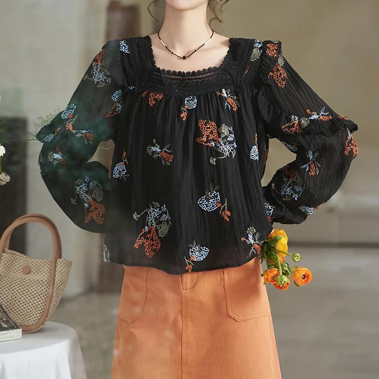 Koreanische Bluse mit Löwenzahnstickerei und quadratischem Spitzenausschnitt