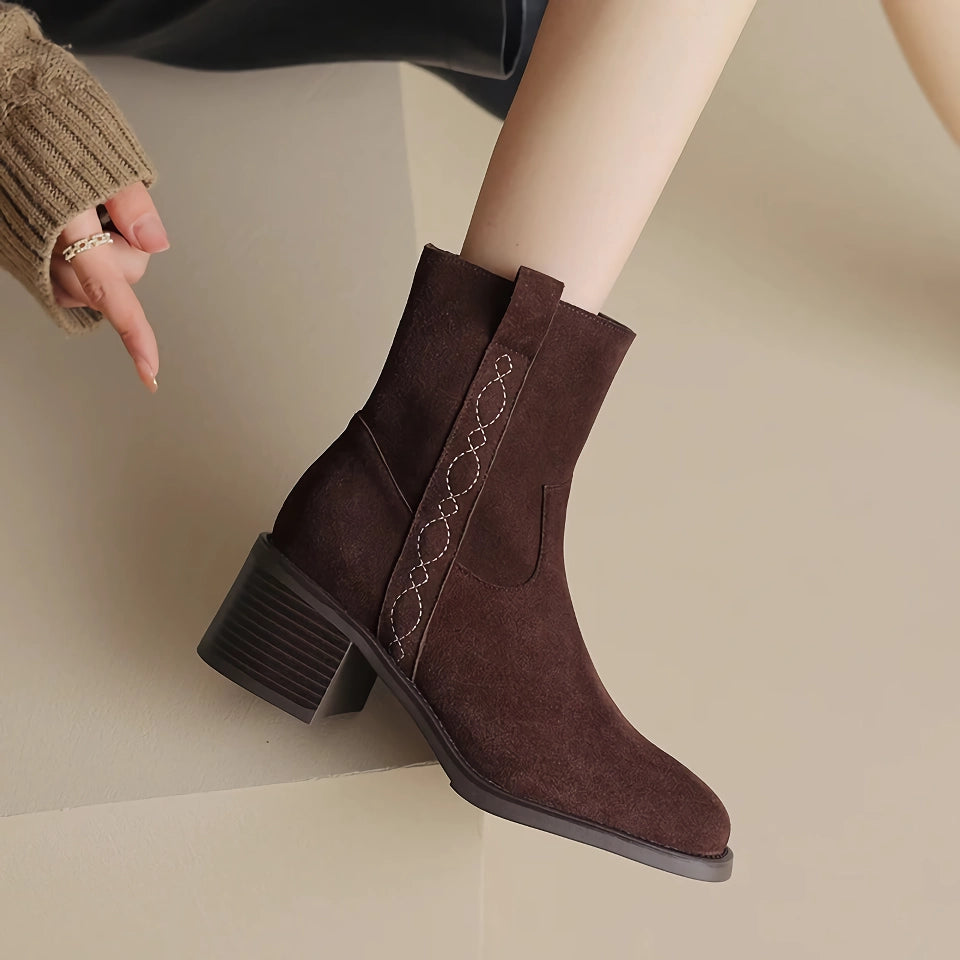 Botines elegantes de ante otoñal para mujer