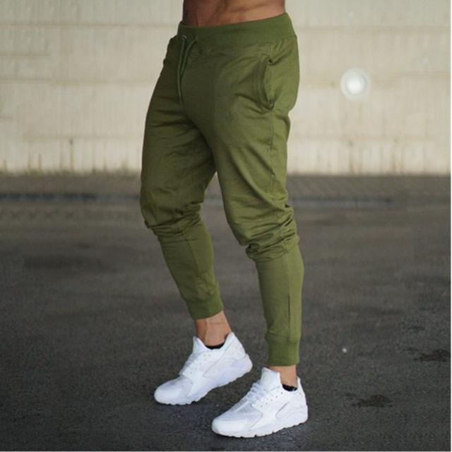 BEQUEME SPORTHOSE