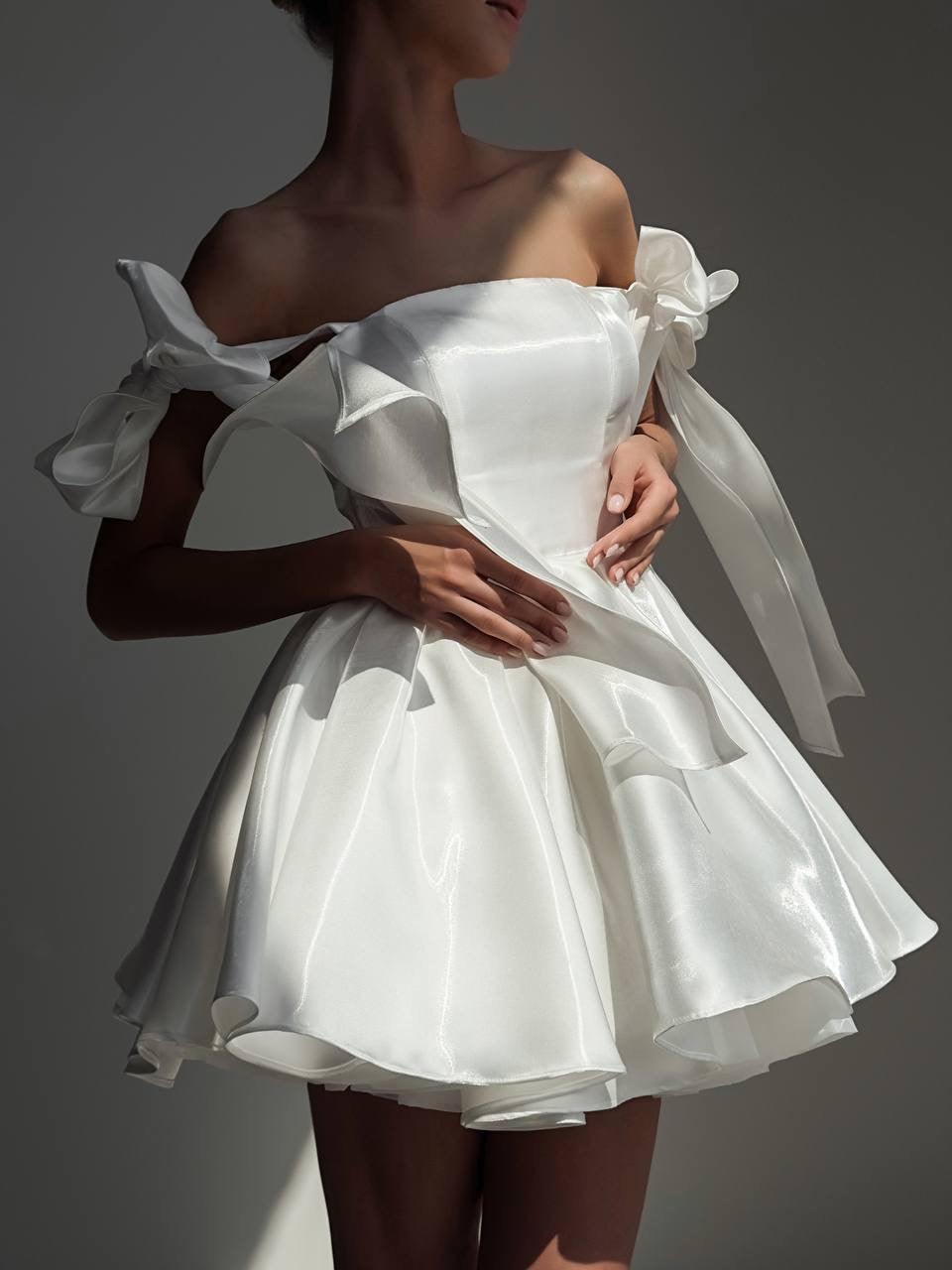 Trägerloses Kleid im französischen Retro-Stil mit Schleife