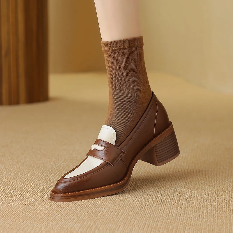 Zapatos de salón clásicos de piel auténtica con tacón cuadrado