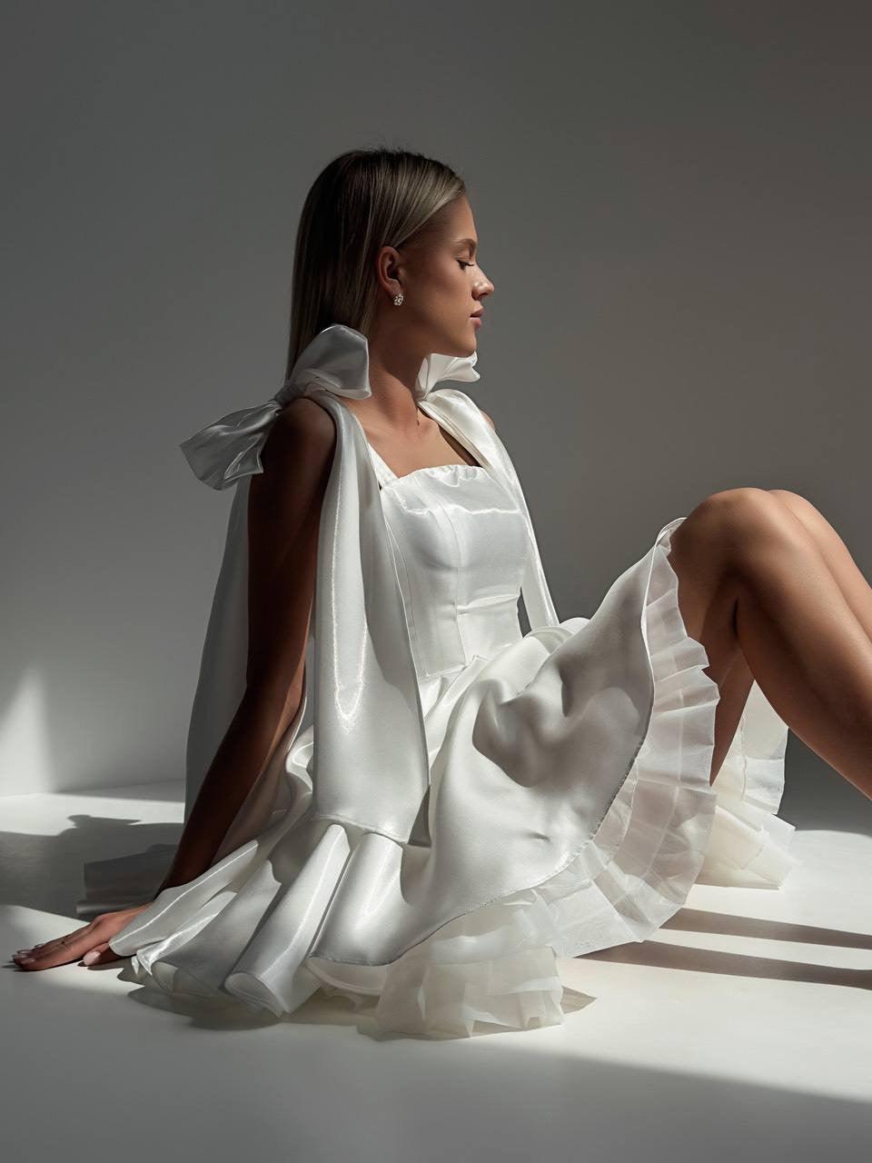Trägerloses Kleid im französischen Retro-Stil mit Schleife