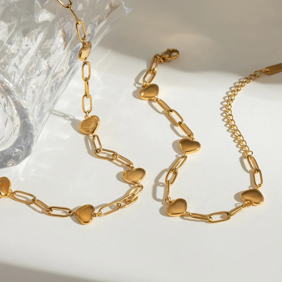 Pulsera con collar y corazón de amor con clip de papel de acero inoxidable chapado en oro PVD de 18 quilates minimalista