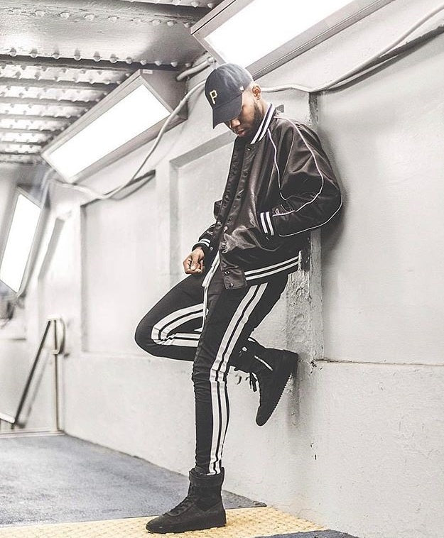 Zwei Bars seitlich weiße Seite Retro Street Casual High Street kleine Füße geschnittene Hose