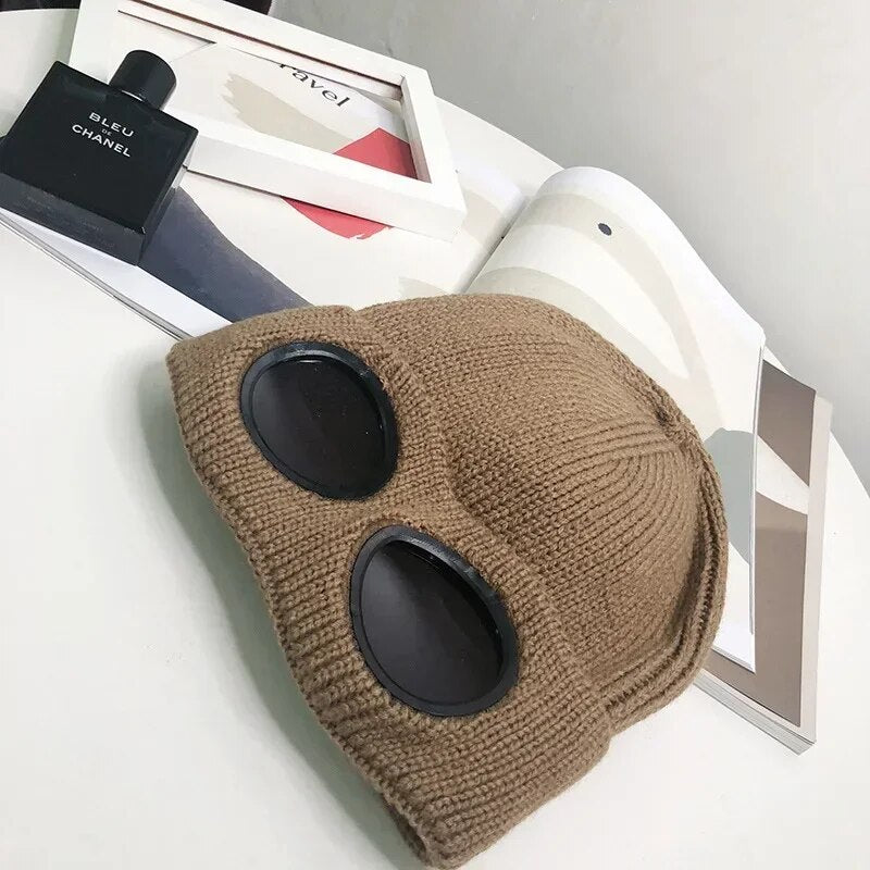 Gorro de invierno de punto con gafas integradas