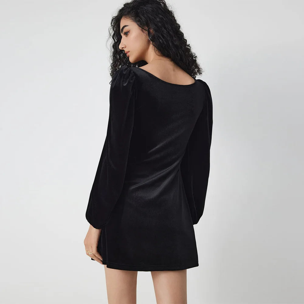 Vestido mini ajustado de terciopelo con escote cuadrado y manga larga para mujer