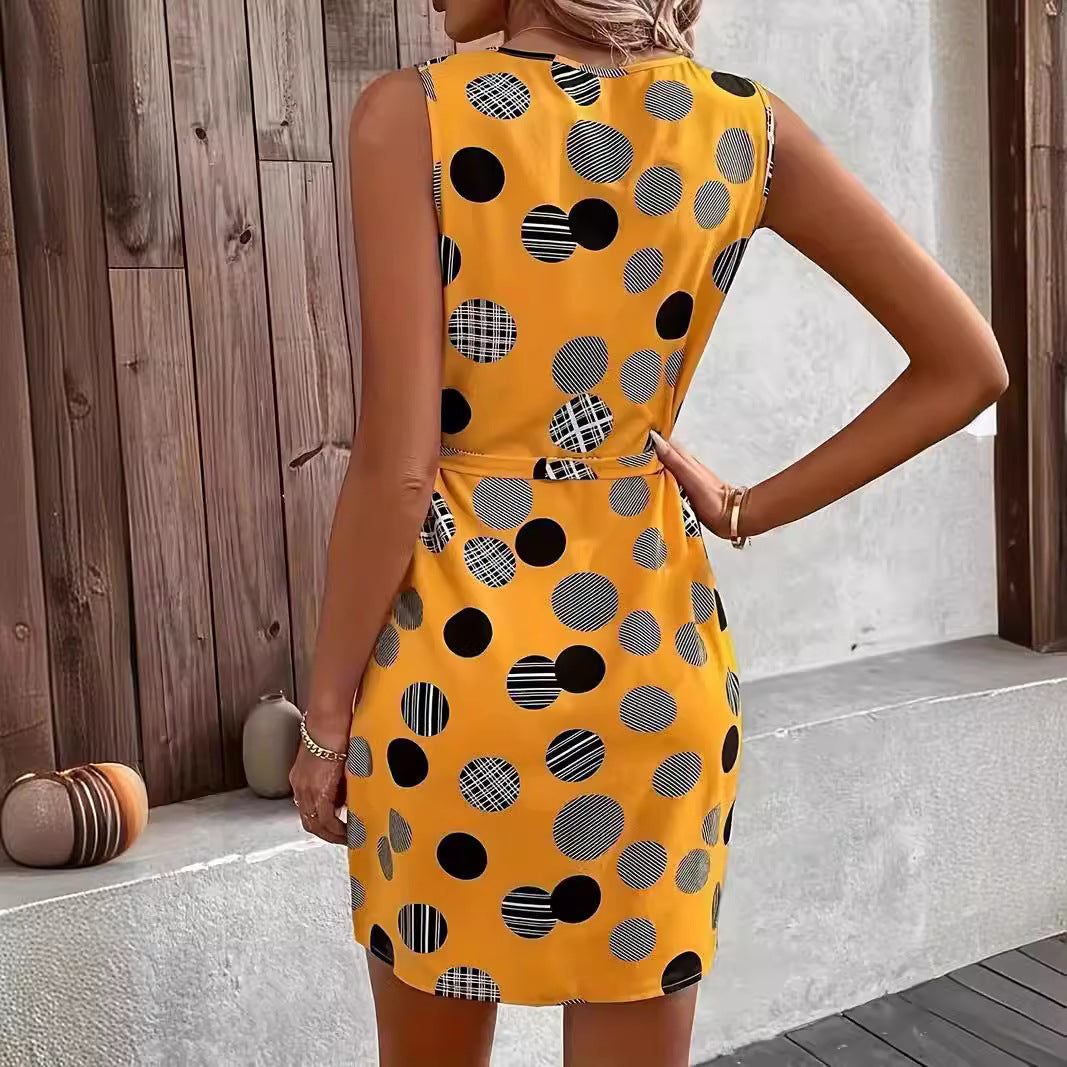 Mittellanges Kleid mit Retro-Print und Schnürung, taillenengem V-Ausschnitt, lässiger Stil