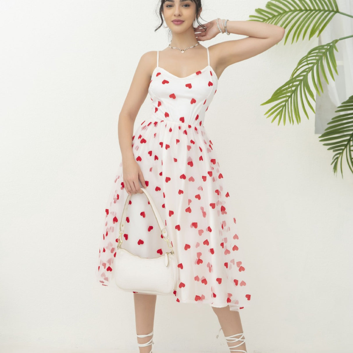 Vestido dulce de malla con flocado en color melocotón y exquisito corazón de Niche