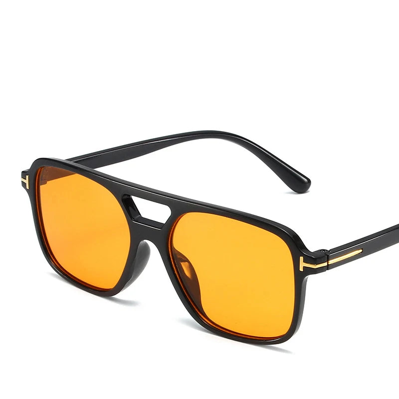 Gafas de sol de moda con remaches cuadrados