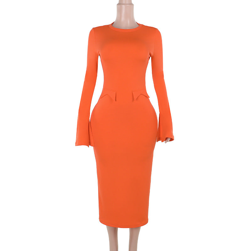 Vestido elegante ajustado con cuello redondo y mangas acampanadas para mujer