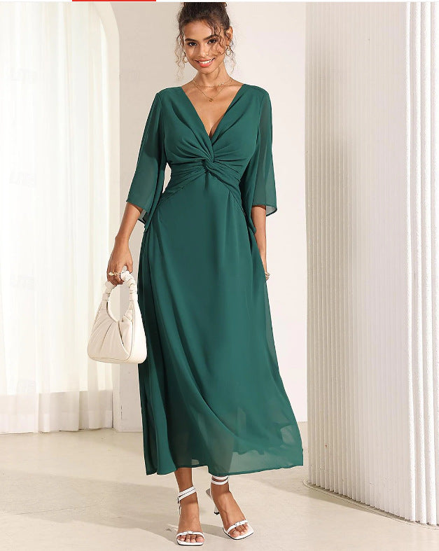Vestido extra largo con escote en V y mangas acampanadas en color liso