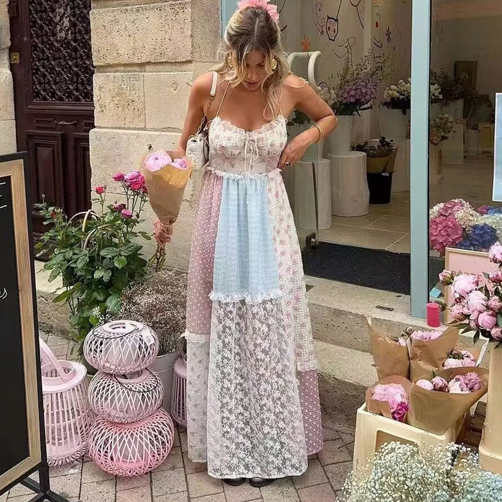 Vestido de mujer con escote halter y encaje floral
