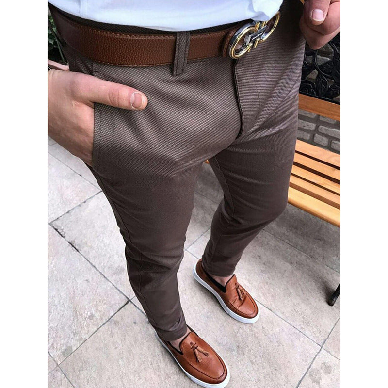 Lässige Herrenhose mit reiner Farbpassform