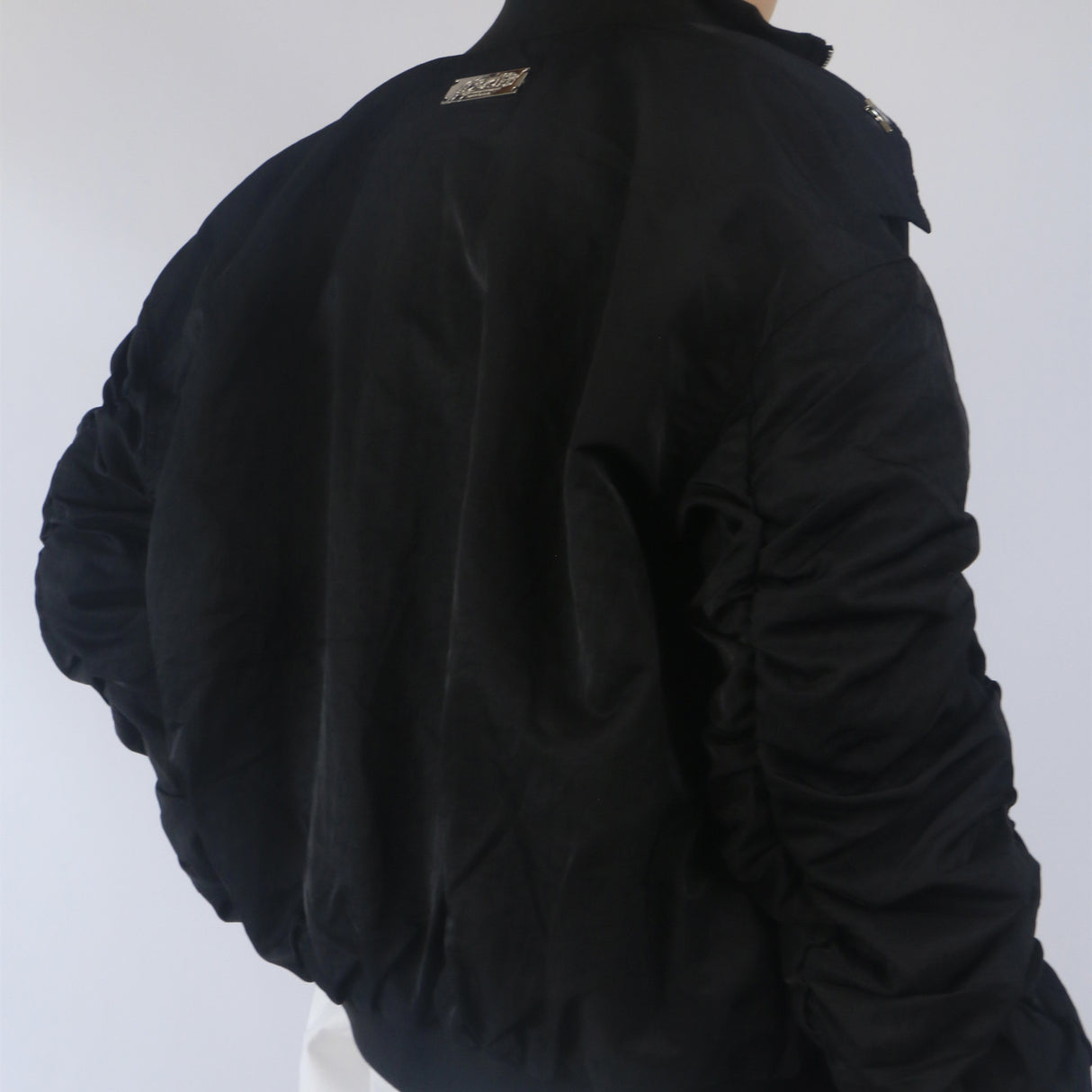 Personalisierte modische Jacke mit Reißverschluss und Mikro-Trommelärmeln