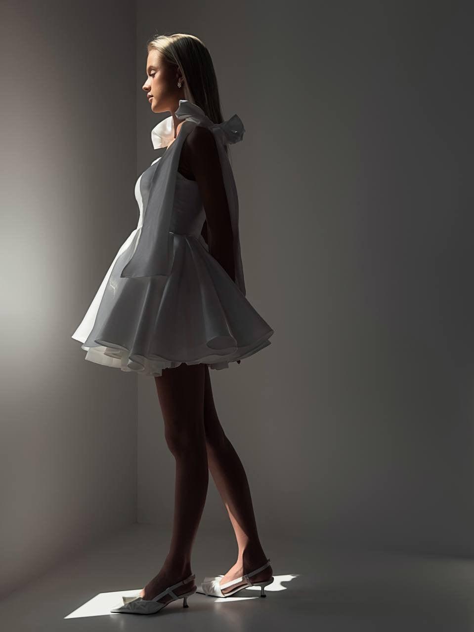 Trägerloses Kleid im französischen Retro-Stil mit Schleife