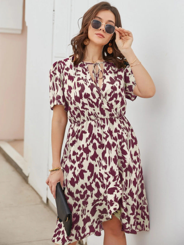 Vestido estampado con escote en V y manga corta de moda informal
