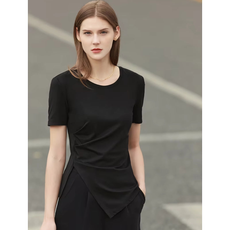 Minimalistisches asymmetrisches Kurzarm-T-Shirt mit Rundhalsausschnitt