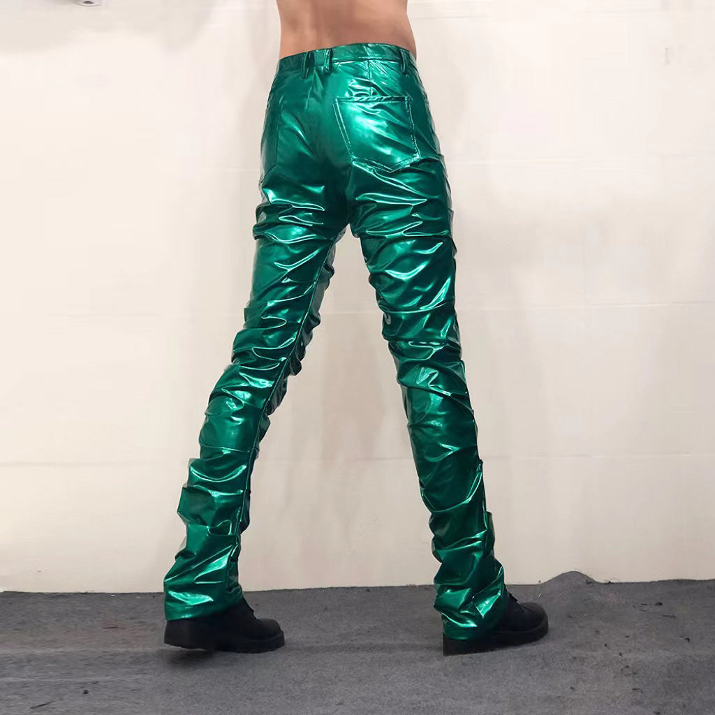 Pantalones de cuero acampanados plisados con espejo reflectante brillante sexy para hombres