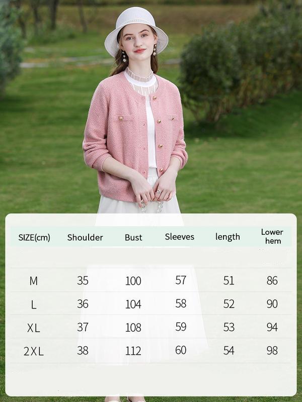 Stilvolles Set aus rosa Tweed-Strickjacke und Shorts