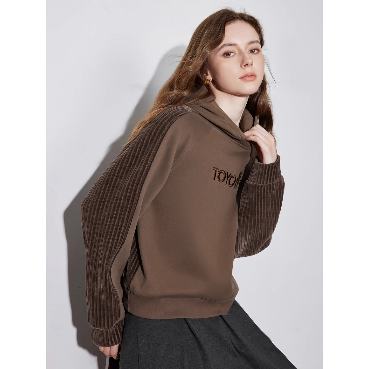 Damen-Kapuzenpullover aus Fleece mit Stickerei