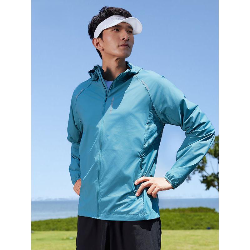 Atmungsaktive Laufjacke für den Sommer mit UV-Schutz und Kapuze
