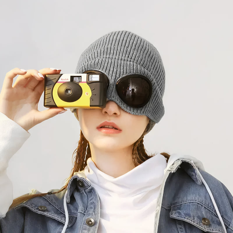 Gorro de invierno de punto con gafas integradas