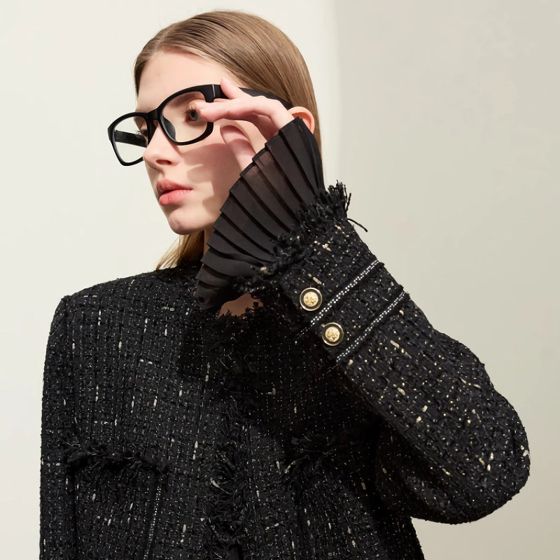 Minimalistische Tweed-Kurzjacke mit Quaste und plissierten Manschetten