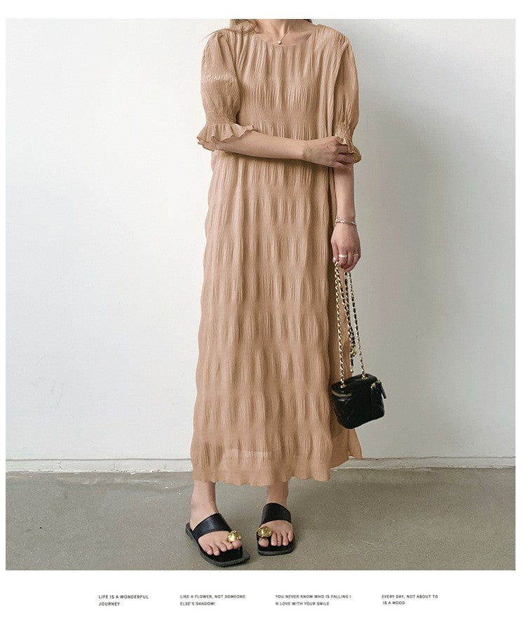 Vestido de mujer con textura plisada, suave y elegante