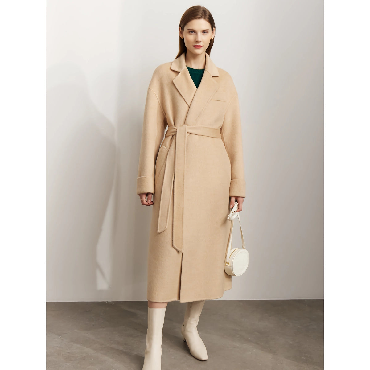 Minimalistischer Damen Wollmantel mit Schnürgürtel – elegant und warm