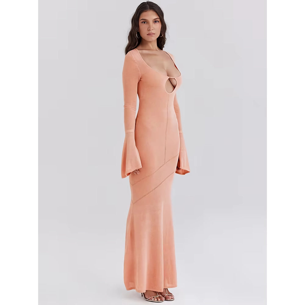 Oranges Maxikleid aus Strick mit ausgestellten Ärmeln