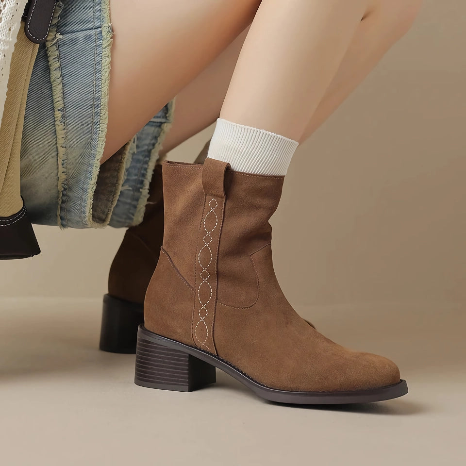 Botines elegantes de ante otoñal para mujer