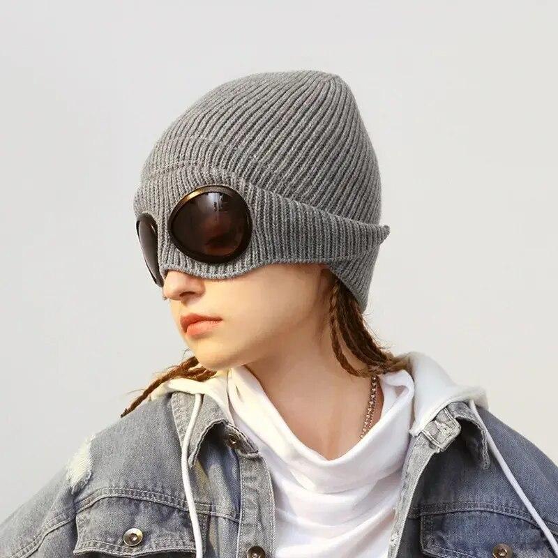 Gorro de invierno de punto con gafas integradas