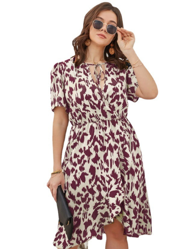 Vestido estampado con escote en V y manga corta de moda informal