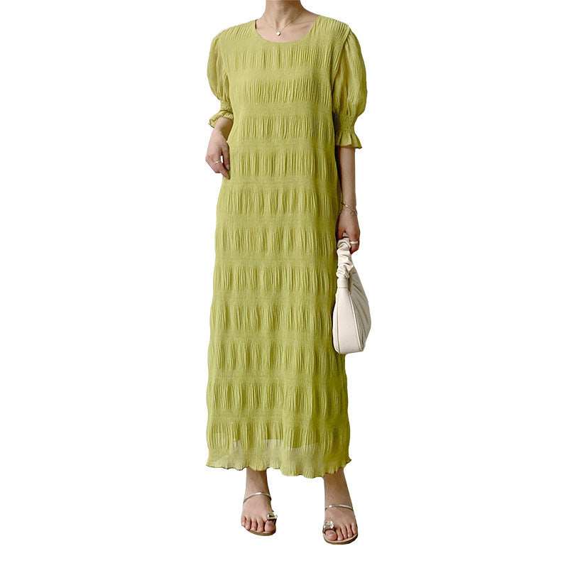 Vestido de mujer con textura plisada, suave y elegante
